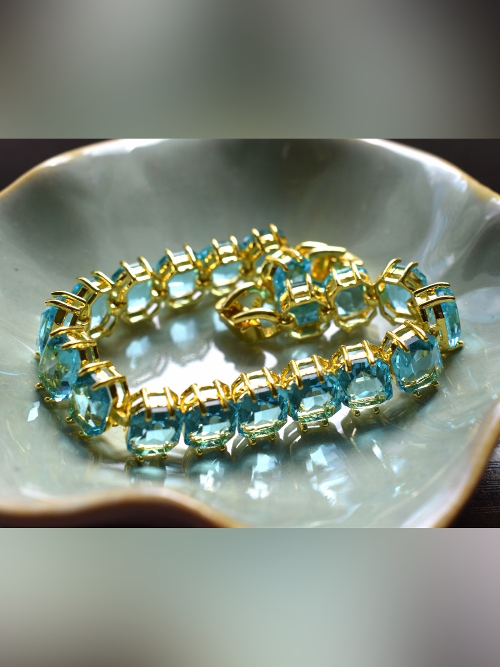 Vintage Aqua Blue Crystal Rhinestone Tennis Bracelet Gold Tone 7.5” w/ extender